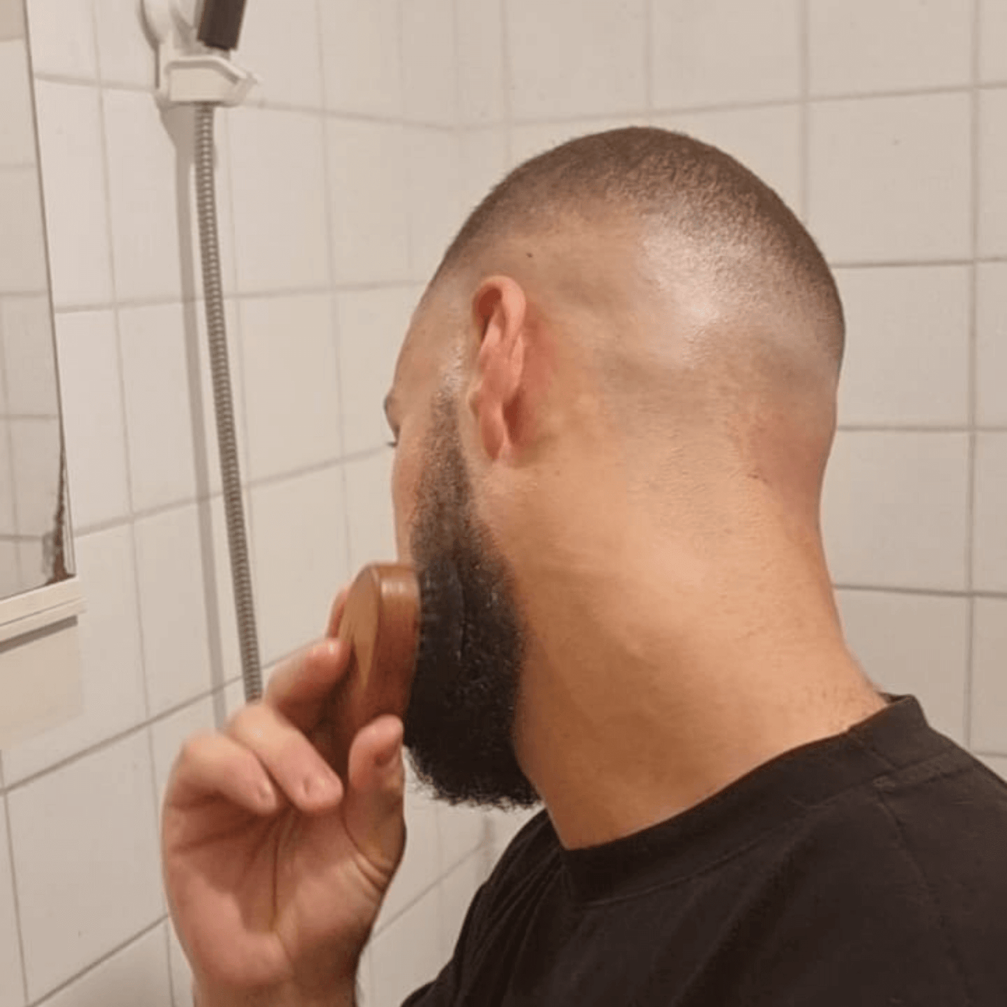Barbe Impeccable Réalisée : Kit Barbe Complet Homme